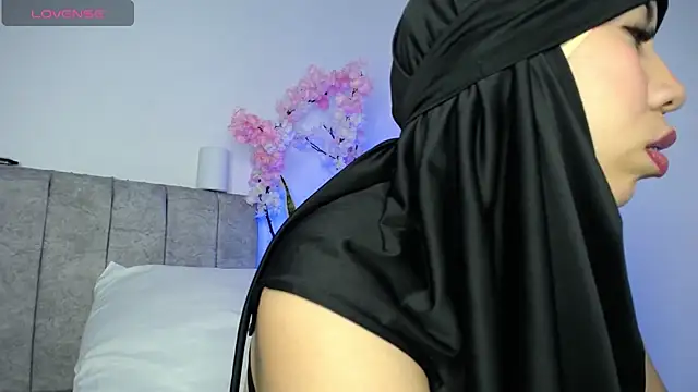 Sweet hot mia online show from July 2026 07:04:02 PM