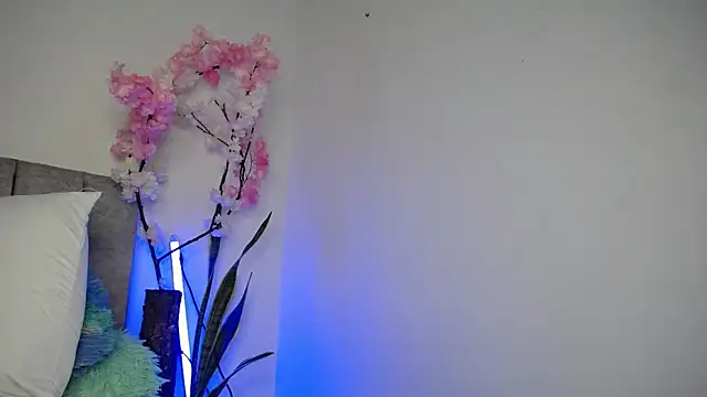 Sweet hot mia online show from June 2026 02:59:02 PM