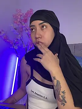 Snapshot of Sweet_hot_mia chatting on May 2026 01:28:01 PM Sweet hot mia online show from May 2026 01:28:01 PM