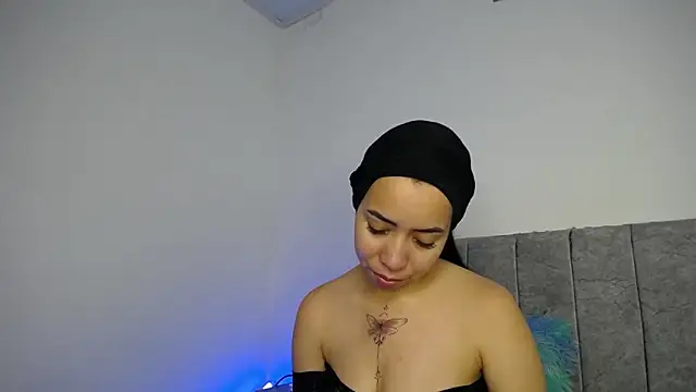 Sweet hot mia online show from April 2026 02:18:01 PM