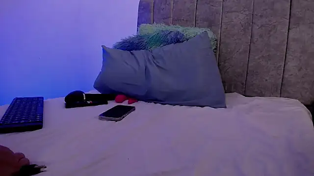 Sweet hot mia online show from April 2026 01:47:01 PM