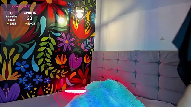 Snapshot of Sweet_hot_mia chatting on February 2025 07:49:01 PM Sweet hot mia online show from February 2025 07:49:01 PM