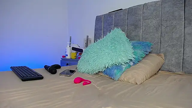 Sweet hot mia online show from April 2026 01:37:01 PM