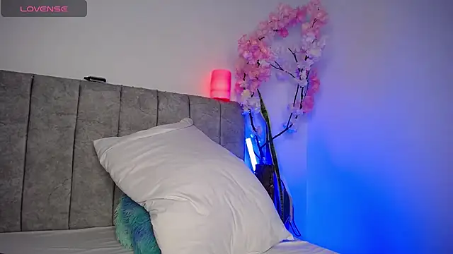 Sweet hot mia online show from July 2026 01:34:02 PM