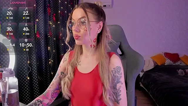 Marta May  online show from February 2026 10:04:02 AM