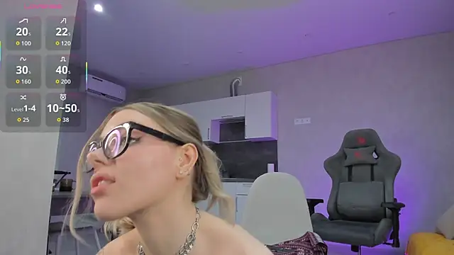 Marta May  online show from April 2026 01:41:01 PM