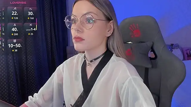 Snapshot of Marta_May_ chatting on November 2025 09:35:02 AM Marta May online show from November 2025 09:35:02 AM