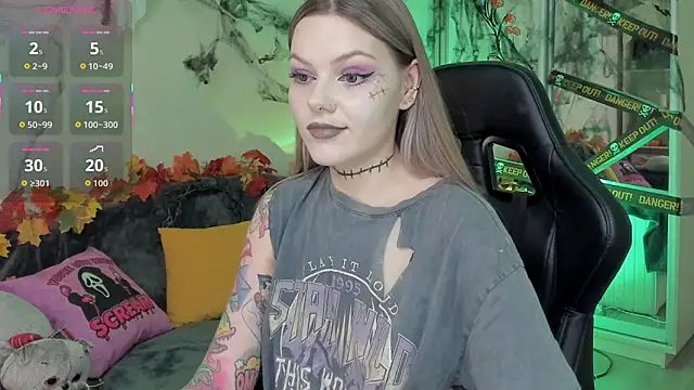 Snapshot of Marta_May_ chatting on October 2025 05:57:02 PM Marta May online show from October 2025 05:57:02 PM