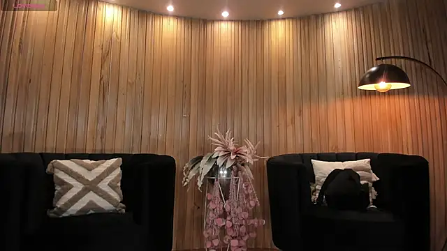 KatieNolan 1 online show from November 2025 06:22:02 PM