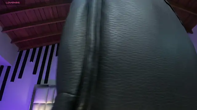 KatieNolan 1 online show from November 2025 08:12:01 PM