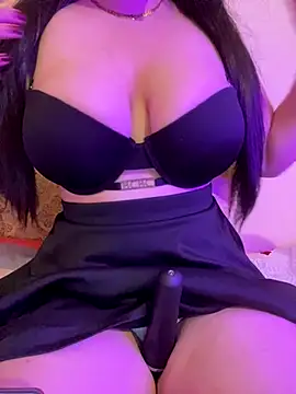 Snapshot of Cameelia chatting on November 2025 05:16:02 PM Cameelia online show from November 2025 05:16:02 PM