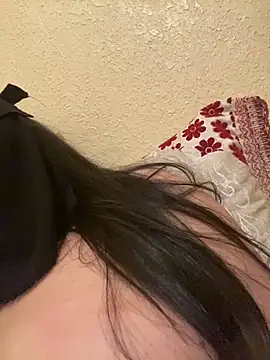 Snapshot of Cameelia chatting on November 2025 10:03:02 AM Cameelia online show from November 2025 10:03:02 AM