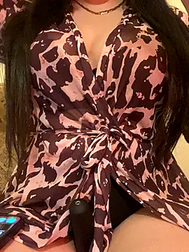 Cameelia online show from December 2025 05:04:02 PM