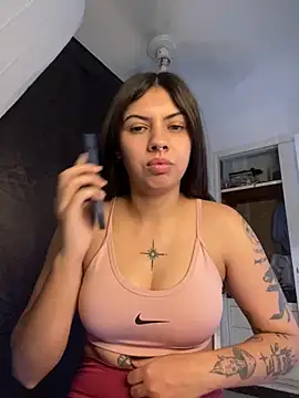 Argentiiniita online show from December 2025 07:48:01 PM