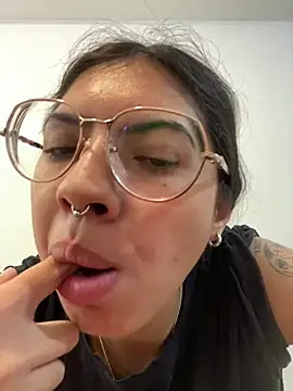 Snapshot of Argentiiniita chatting on December 2024 02:11:02 PM Argentiiniita online show from December 2024 02:11:02 PM