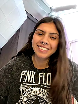 Argentiiniita online show from November 2025 06:46:02 PM