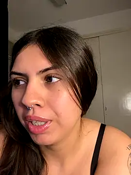 Argentiiniita online show from December 2025 02:45:02 AM