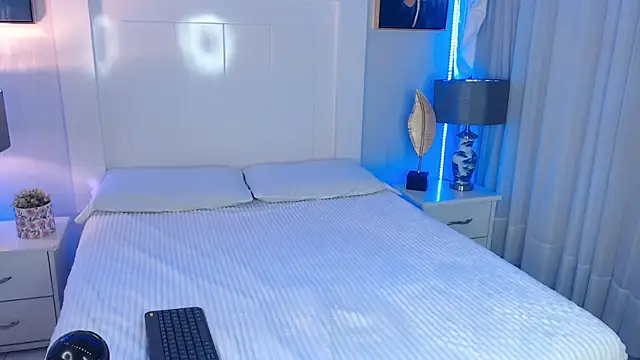 Ivyy Crystal online show from April 2026 12:23:01 PM