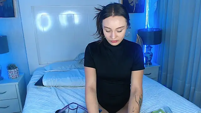 Ivyy Crystal online show from April 2026 09:39:33 PM