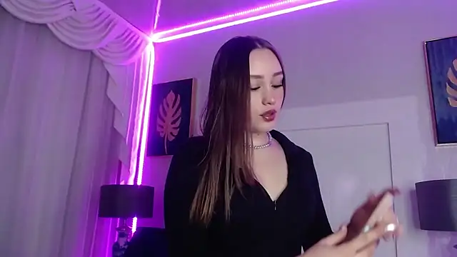 Ivyy Crystal online show from March 2025 12:06:02 PM