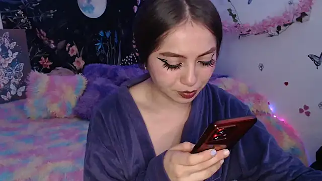 Emillyy m online show from April 2026 12:34:01 AM