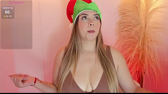 thaliafox  online show from December 2025 04:46:02 PM