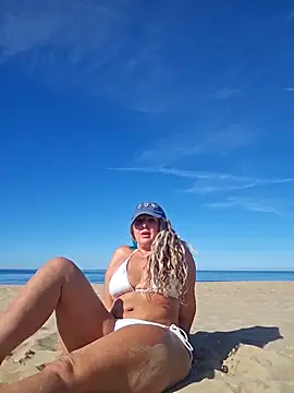 Snapshot of MariaRichi_ chatting on September 2025 07:56:01 AM MariaRichi  online show from September 2025 07:56:01 AM