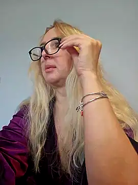 Snapshot of MariaRichi_ chatting on March 2025 07:22:02 AM MariaRichi  online show from March 2025 07:22:02 AM