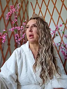 Snapshot of MariaRichi_ chatting on September 2025 06:46:01 AM MariaRichi  online show from September 2025 06:46:01 AM