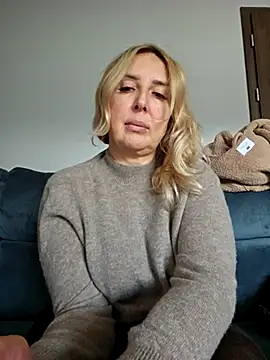 MariaRichi  online show from November 2025 12:49:01 PM