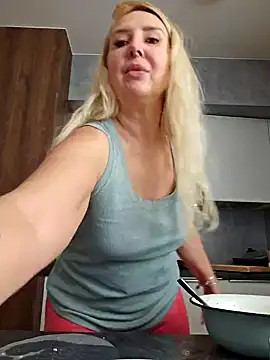 Snapshot of MariaRichi_ chatting on March 2025 10:44:02 AM MariaRichi  online show from March 2025 10:44:02 AM