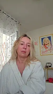 Snapshot of MariaRichi_ chatting on June 2026 06:18:02 AM MariaRichi online show from June 2026 06:18:02 AM