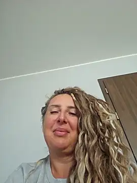 Snapshot of MariaRichi_ chatting on October 2025 08:26:01 AM MariaRichi  online show from October 2025 08:26:01 AM