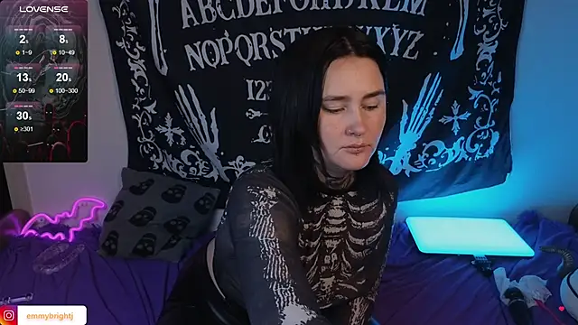 Emmybrightj  online show from October 2025 01:31:01 AM