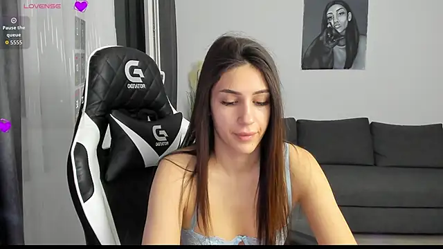 Kimi Ivy online show from December 2025 05:02:02 AM