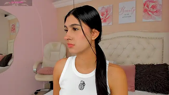 Snapshot of Ashley_Evans18 chatting on March 2025 01:24:01 PM Ashley Evans18 online show from March 2025 01:24:01 PM