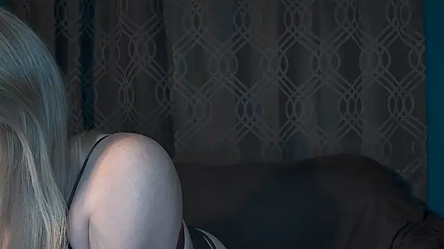 SummerLovingXoXo online show from March 2026 01:49:01 AM