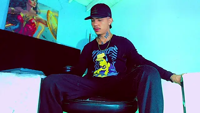 HannibalLester online show from October 2025 04:33:02 AM