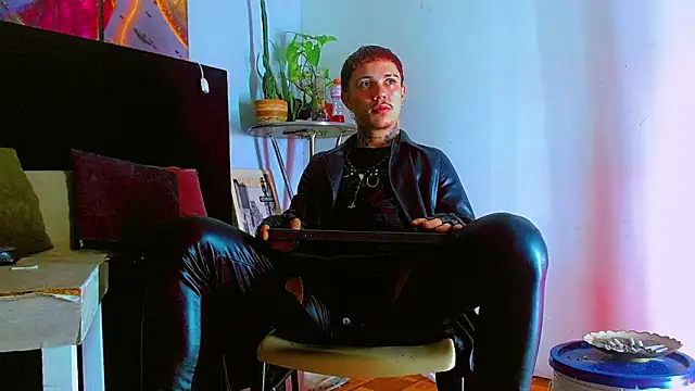 HannibalLester online show from December 2025 04:34:02 PM