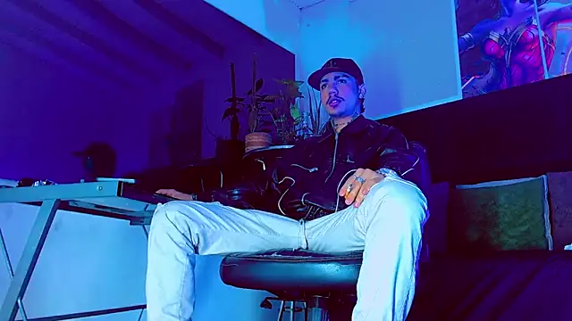 HannibalLester online show from December 2025 05:36:01 PM