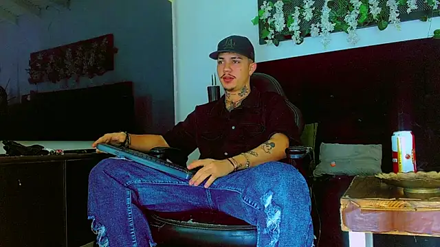 HannibalLester online show from April 2026 05:11:02 AM