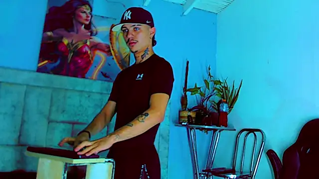 HannibalLester online show from October 2025 05:06:02 AM