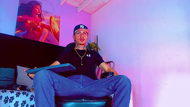 HannibalLester online show from November 2025 04:27:02 AM