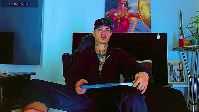 HannibalLester online show from February 2026 07:40:01 AM