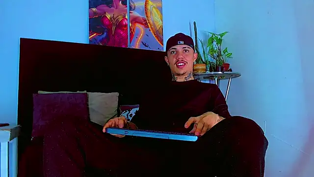 HannibalLester online show from December 2025 12:11:01 PM