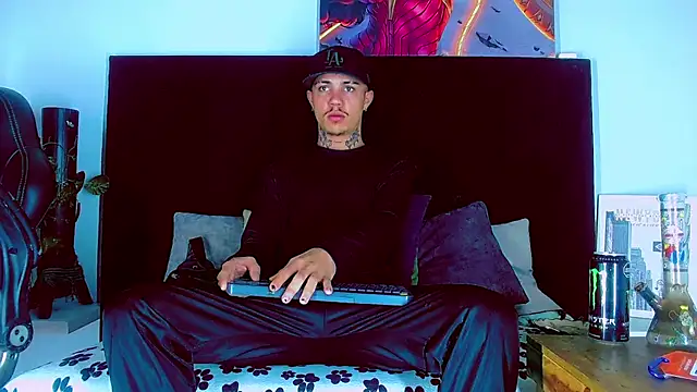 HannibalLester online show from November 2025 04:56:02 AM