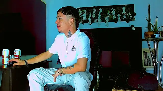 HannibalLester online show from April 2026 03:19:01 AM