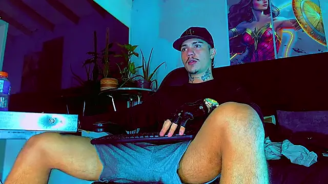 HannibalLester online show from December 2025 05:40:02 AM