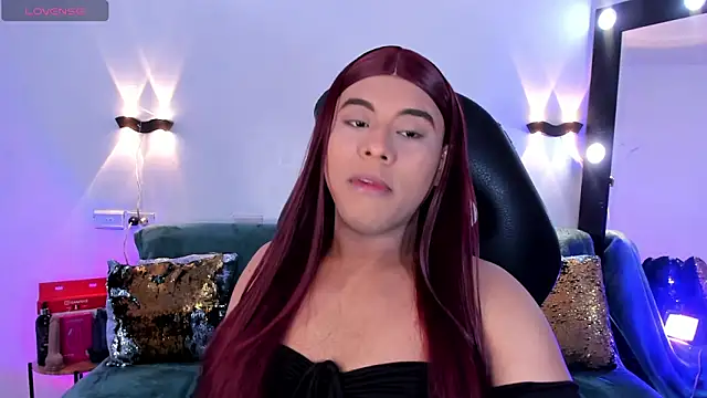 Emili Roux online show from April 2026 10:33:01 AM