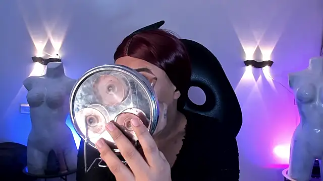 Emili Roux online show from February 2026 12:50:02 PM